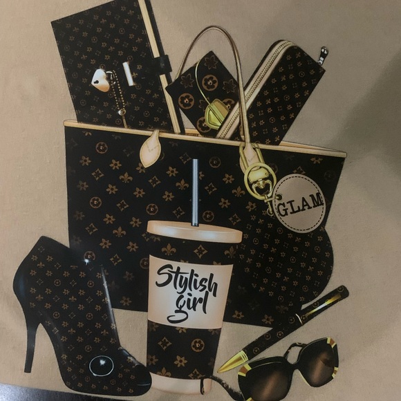 Womens Stylish Girl Graphic Tee - Picture 4 of 4